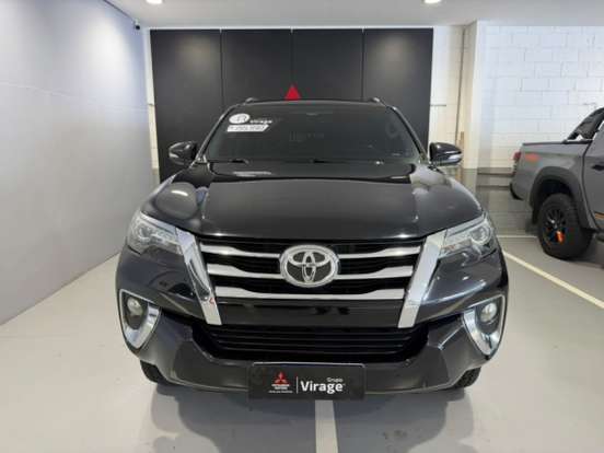 TOYOTA-HILUX SW4-2.8 SRX 4X4 7 LUGARES 16V TURBO INTERCOOLER DIESEL 4P AUTOMÁTICO TOYOTA-HILUX SW4-2016