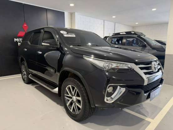 TOYOTA-HILUX SW4-2.8 SRX 4X4 7 LUGARES 16V TURBO INTERCOOLER DIESEL 4P AUTOMÁTICO TOYOTA-HILUX SW4-2016