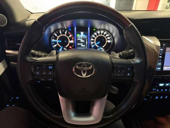 TOYOTA-HILUX SW4-2.8 SRX 4X4 7 LUGARES 16V TURBO INTERCOOLER DIESEL 4P AUTOMÁTICO TOYOTA-HILUX SW4-2016