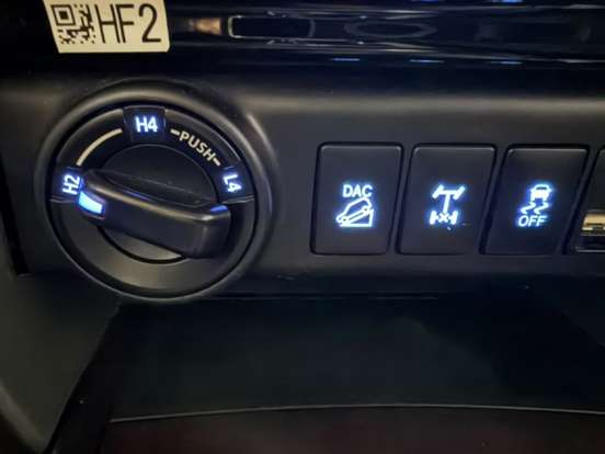 TOYOTA-HILUX SW4-2016