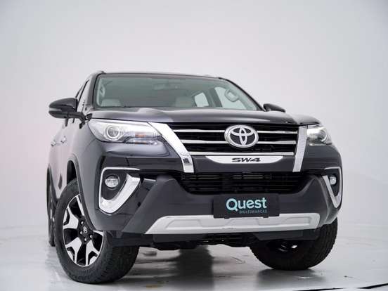 TOYOTA-HILUX SW4-2.8 SRX DIAMOND 4X4 7 LUGARES 16V TURBO INTERCOOLER DIESEL 4P AUTOMÁTICO TOYOTA-HILUX SW4-2019