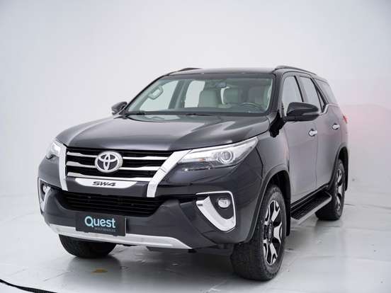 TOYOTA-HILUX SW4-2.8 SRX DIAMOND 4X4 7 LUGARES 16V TURBO INTERCOOLER DIESEL 4P AUTOMÁTICO TOYOTA-HILUX SW4-2019