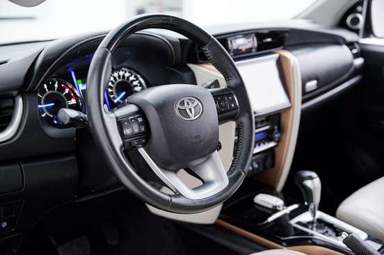 TOYOTA-HILUX SW4-2019