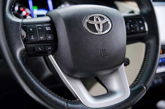 TOYOTA-HILUX SW4-2019