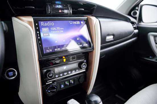 TOYOTA-HILUX SW4-2019