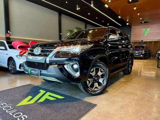 TOYOTA-HILUX SW4-2019