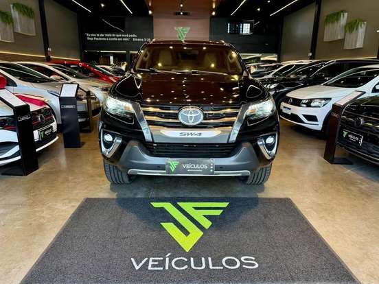 TOYOTA-HILUX SW4-2019