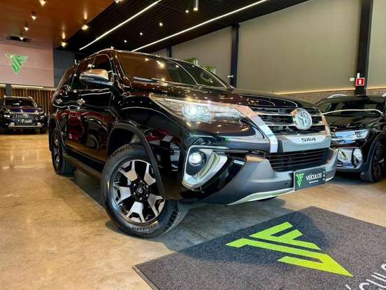 TOYOTA-HILUX SW4-2019