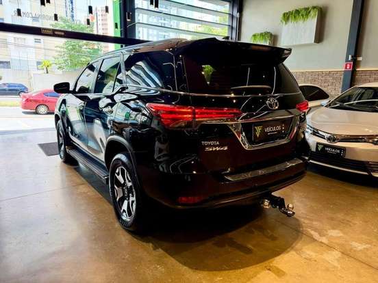TOYOTA-HILUX SW4-2.8 SRX DIAMOND 4X4 7 LUGARES 16V TURBO INTERCOOLER DIESEL 4P AUTOMÁTICO TOYOTA-HILUX SW4-2019