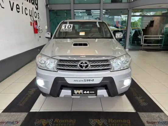 TOYOTA-HILUX SW4-2010