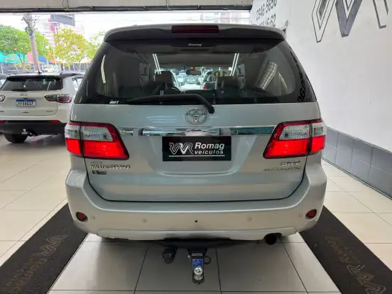 TOYOTA-HILUX SW4-2010