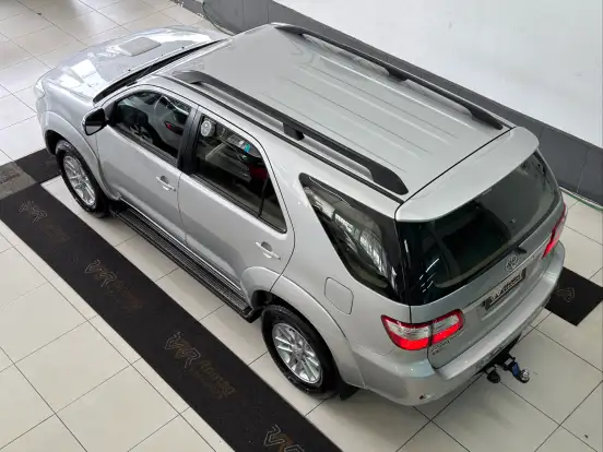 TOYOTA-HILUX SW4-2010