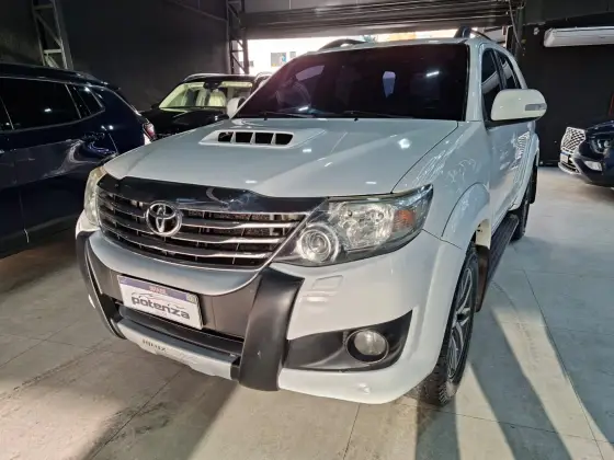 TOYOTA HILUX SW4 3.0 SRV 4X4 7 LUGARES 16V TURBO INTERCOOLER DIESEL 4P AUTOMÁTICO