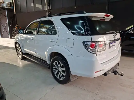 TOYOTA-HILUX SW4-2013