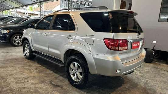 TOYOTA-HILUX SW4-2005