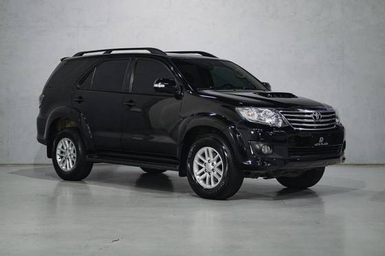 TOYOTA HILUX SW4 3.0 SRV 4X4 16V TURBO INTERCOOLER DIESEL 4P AUTOMÁTICO