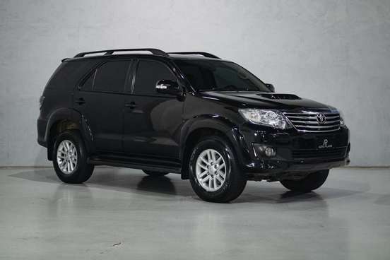 TOYOTA-HILUX SW4-2015