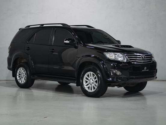 TOYOTA-HILUX SW4-3.0 SRV 4X4 16V TURBO INTERCOOLER DIESEL 4P AUTOMÁTICO TOYOTA-HILUX SW4-2015