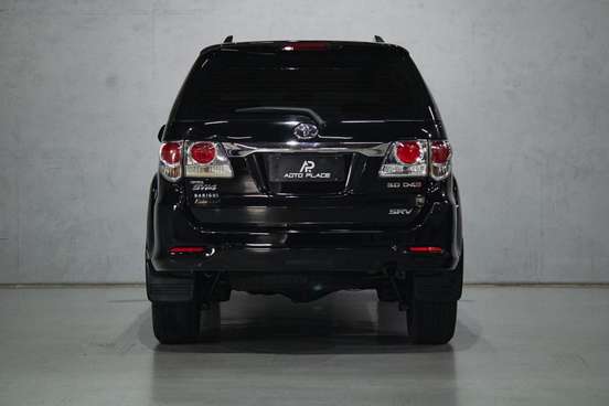 TOYOTA-HILUX SW4-2015