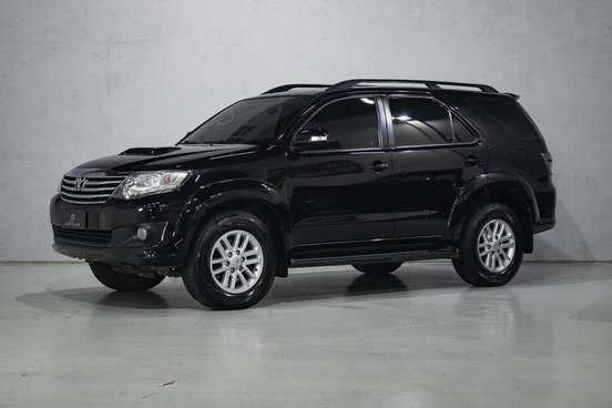 TOYOTA-HILUX SW4-2015