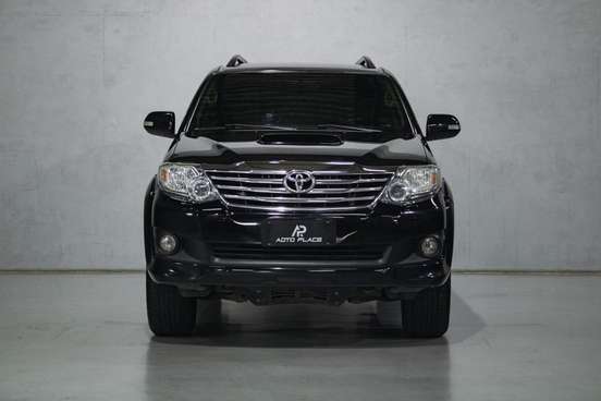 TOYOTA-HILUX SW4-2015