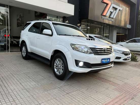TOYOTA-HILUX SW4-3.0 SRV 4X4 7 LUGARES 16V TURBO INTERCOOLER DIESEL 4P AUTOMÁTICO TOYOTA-HILUX SW4-2015