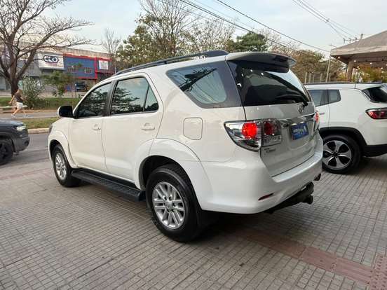 TOYOTA-HILUX SW4-2015