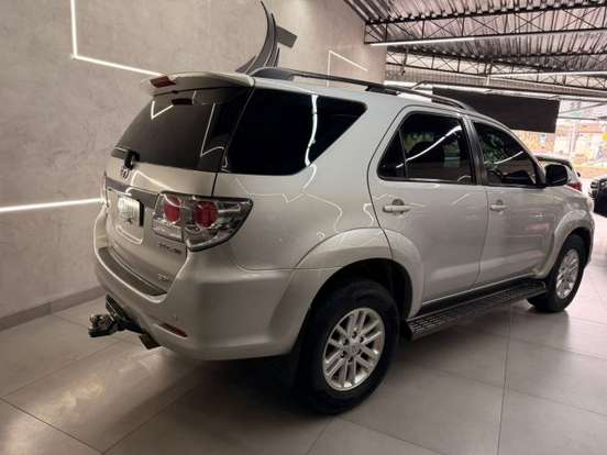 TOYOTA-HILUX SW4-2012