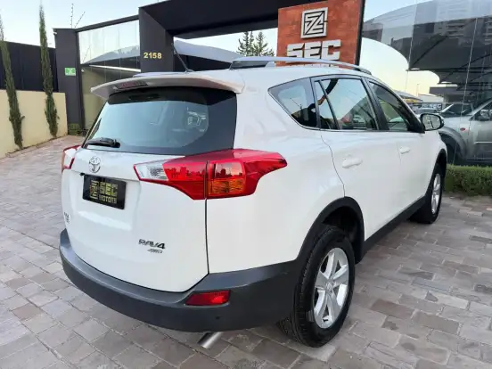 TOYOTA-RAV4-2.0 4X4 16V GASOLINA 4P AUTOMÁTICO TOYOTA-RAV4-2014