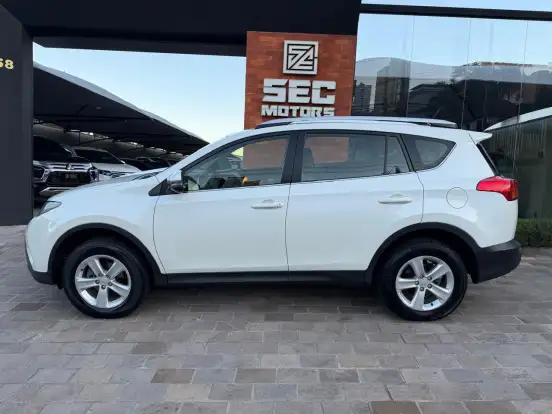TOYOTA-RAV4-2.0 4X4 16V GASOLINA 4P AUTOMÁTICO TOYOTA-RAV4-2014