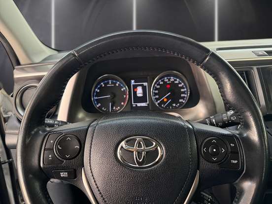 TOYOTA-RAV4-2018