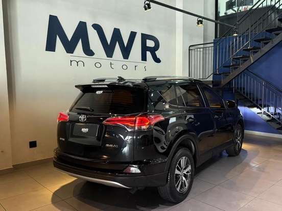 TOYOTA-RAV4-2018