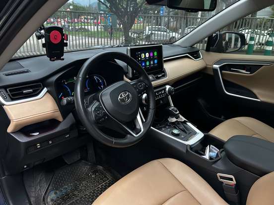 TOYOTA-RAV4-2025