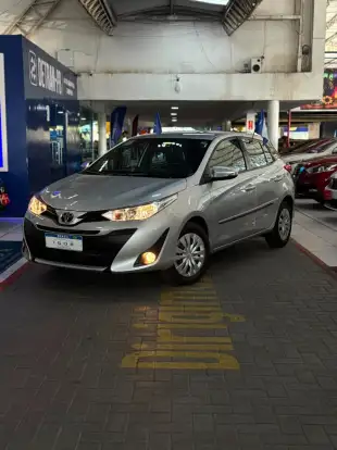 TOYOTA-YARIS-2019