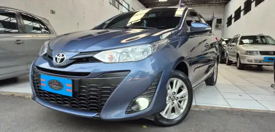 TOYOTA-YARIS-2019