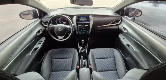 TOYOTA-YARIS-2019