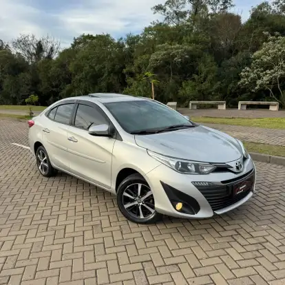 TOYOTA-YARIS-2019