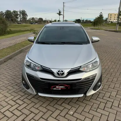 TOYOTA-YARIS-2019