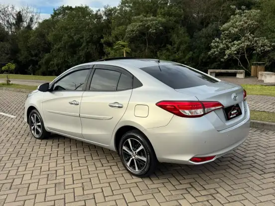 TOYOTA-YARIS-1.5 16V FLEX SEDAN XS CONNECT MULTIDRIVE TOYOTA-YARIS-2019