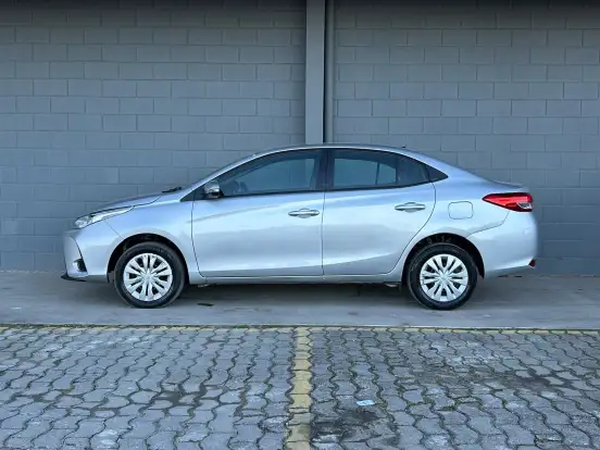 TOYOTA-YARIS-2023