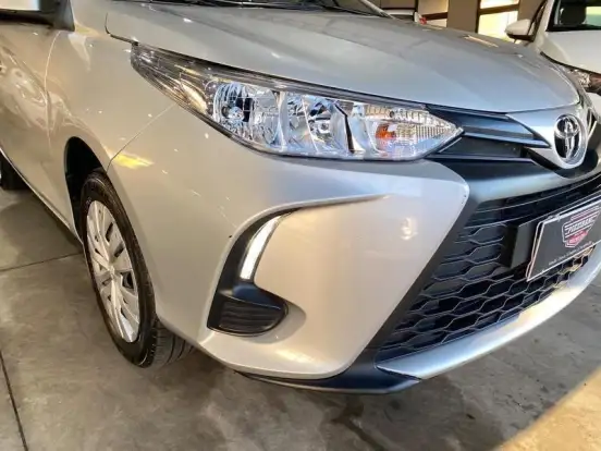 TOYOTA-YARIS-2024