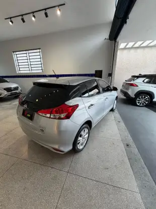 TOYOTA-YARIS-2023