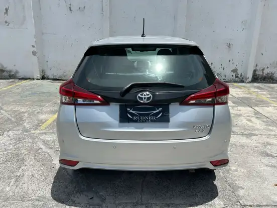 TOYOTA-YARIS-2019