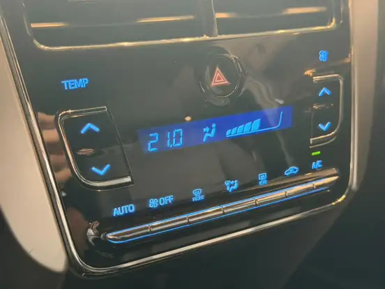 TOYOTA-YARIS-2020