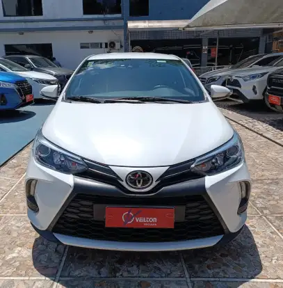 TOYOTA-YARIS-2023