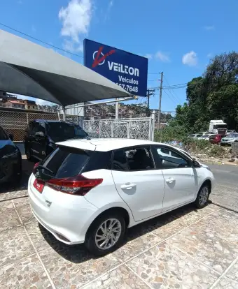TOYOTA-YARIS-2023