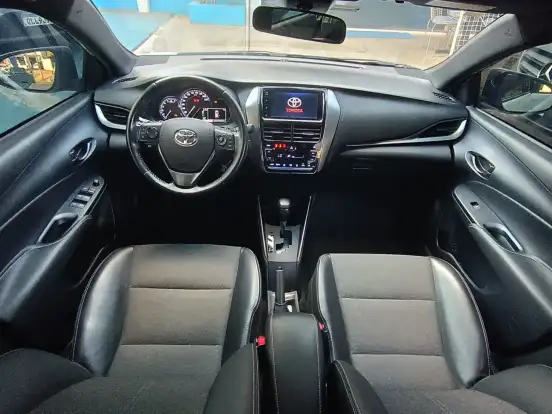 TOYOTA-YARIS-2023