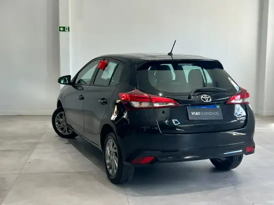 TOYOTA-YARIS-2024