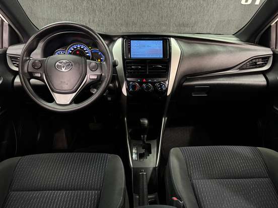 TOYOTA-YARIS-2021