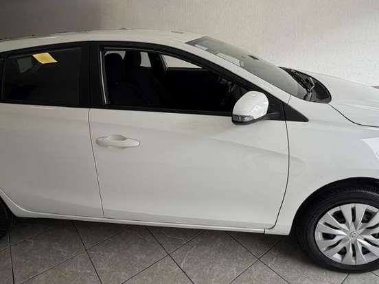 TOYOTA-YARIS-1.3 16V FLEX XL LIVE MULTIDRIVE TOYOTA-YARIS-2021